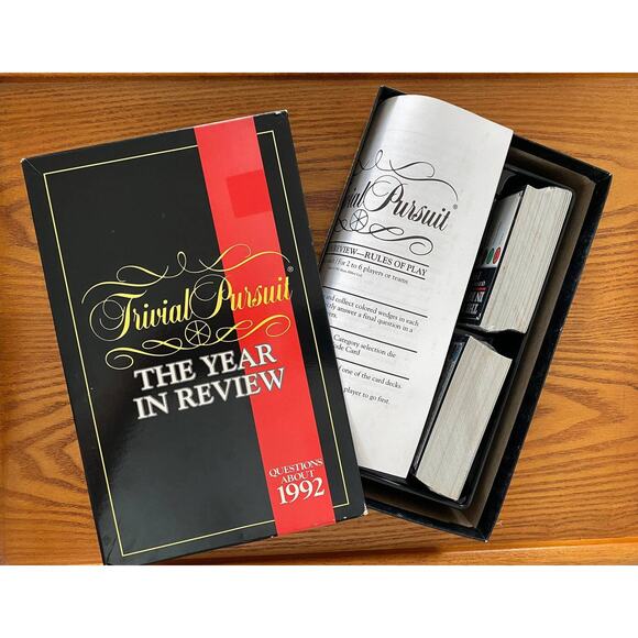 Vintage Trivial Pursuit The Year in Review 1992 Parker Brothers board game - Picture 1 of 8